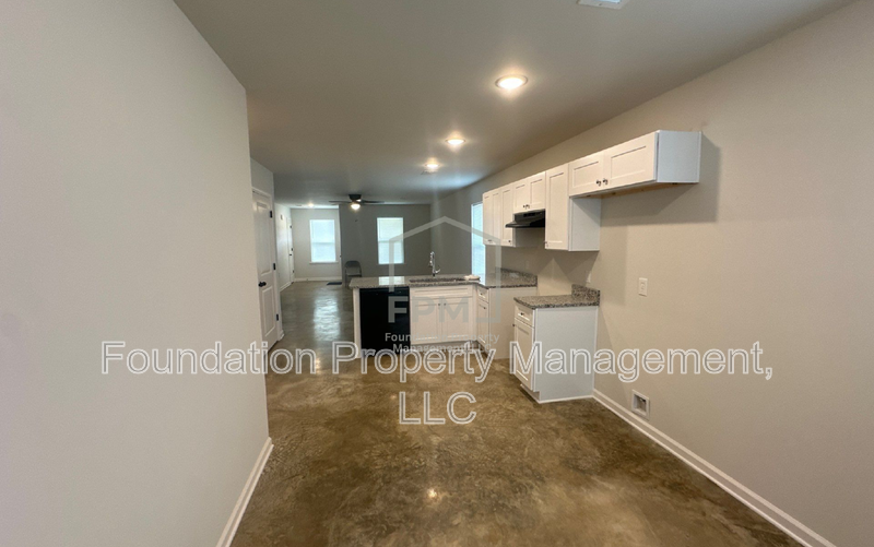2912 Beatty St - Photo 4 of 17