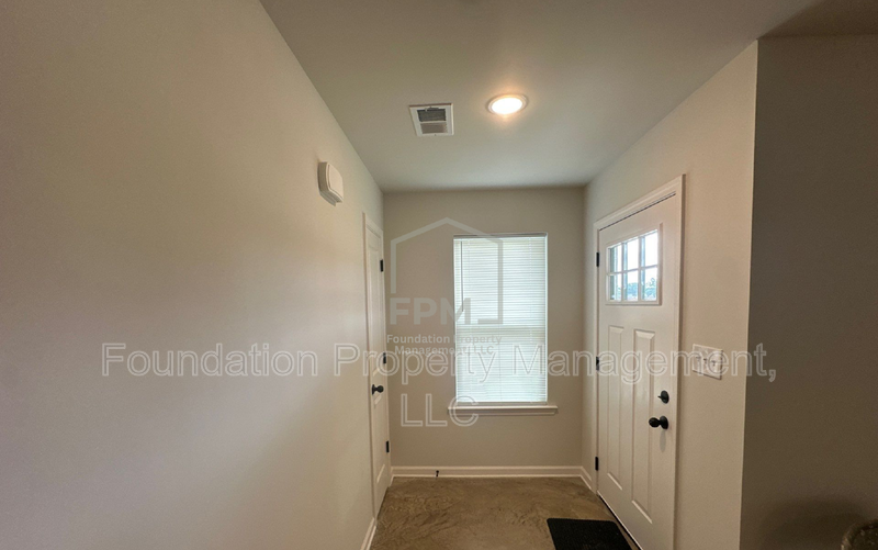 2912 Beatty St - Photo 7 of 17