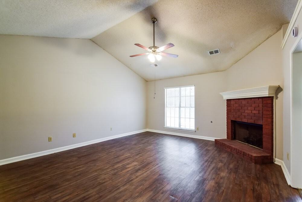 7417 Hunters Hollow Ln - Photo 4 of 16
