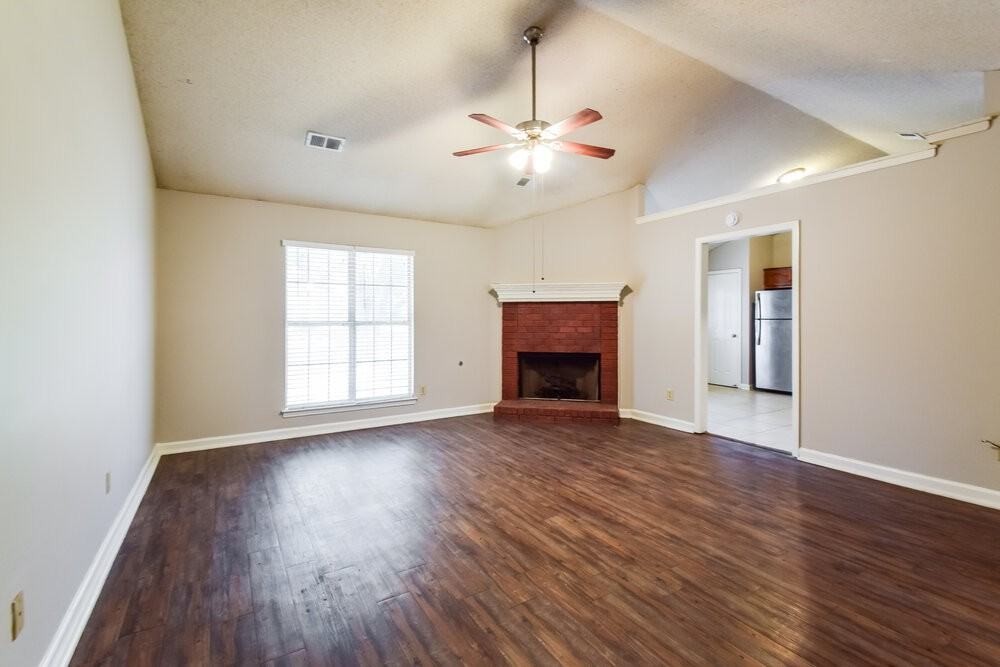 7417 Hunters Hollow Ln - Photo 5 of 16