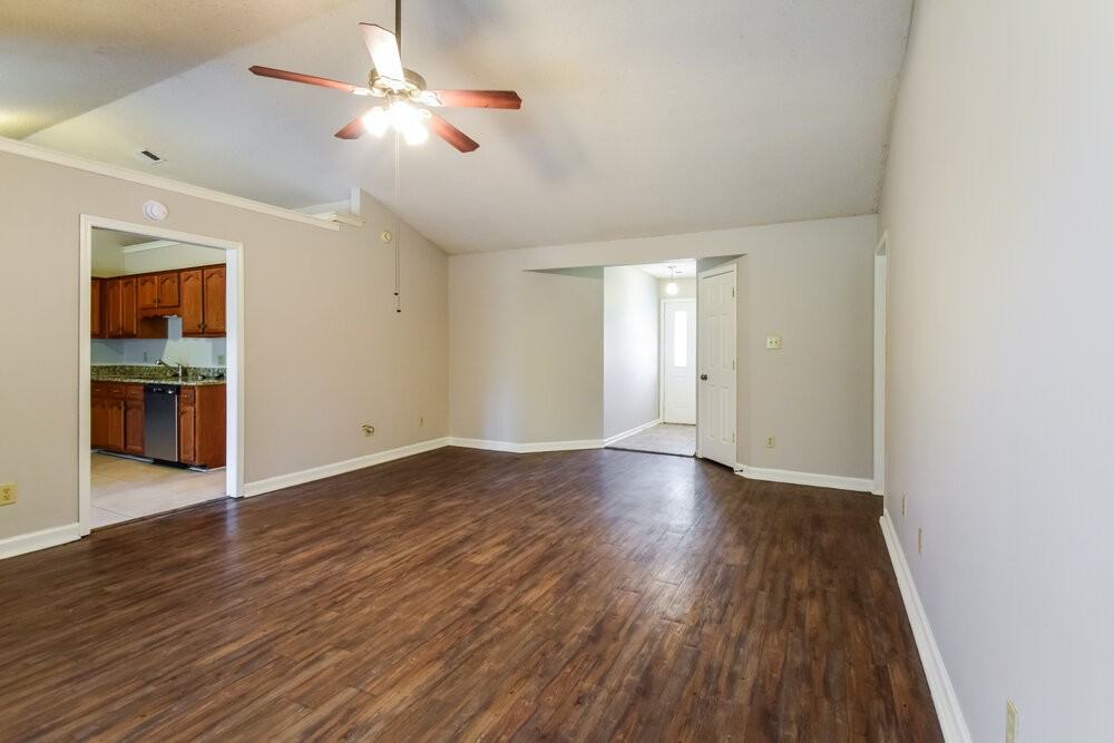7417 Hunters Hollow Ln - Photo 6 of 16