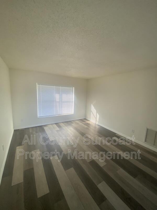 7450 35th St N #1003 - Photo 5 of 12