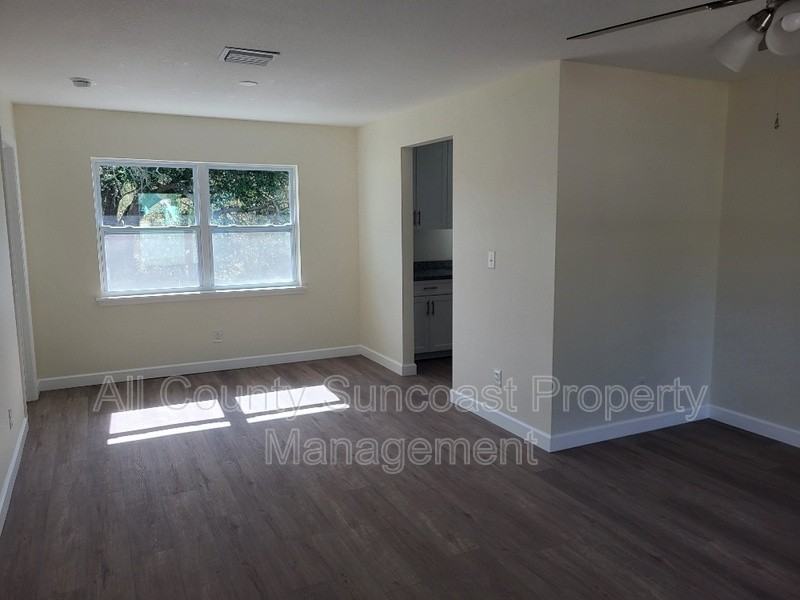 648 16th Ln - Photo 6 of 13
