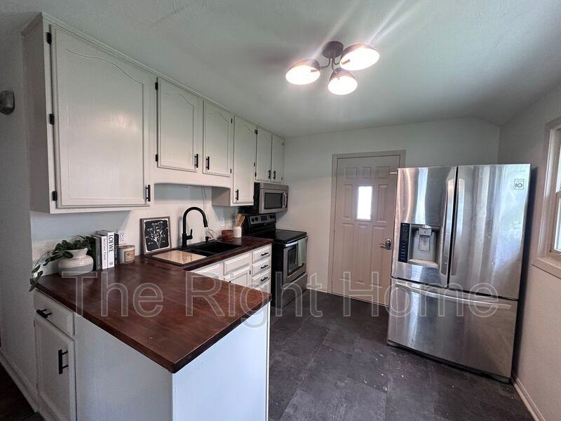 600 S 48th St - Photo 3 of 14