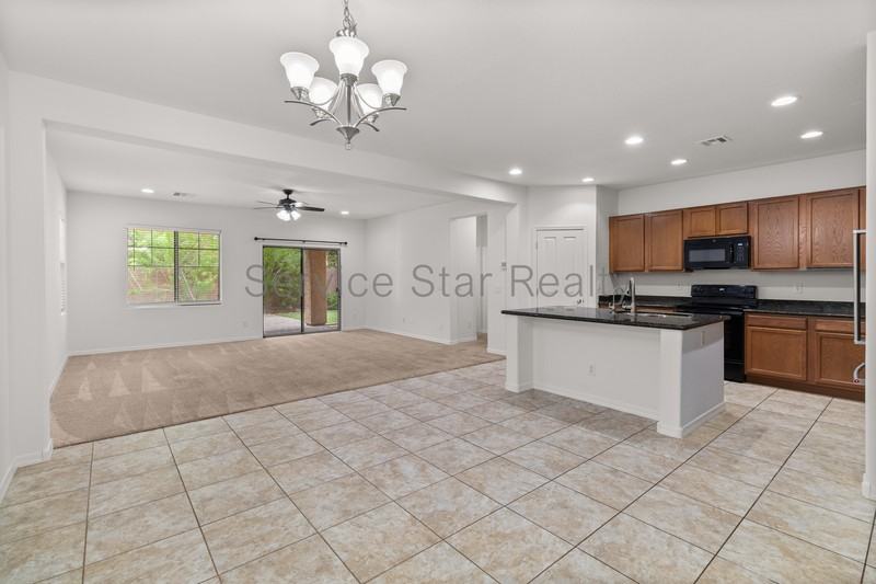 857 E Del Rio St - Photo 6 of 32