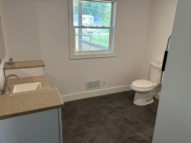 2048 Hillview Dr - Photo 7 of 13