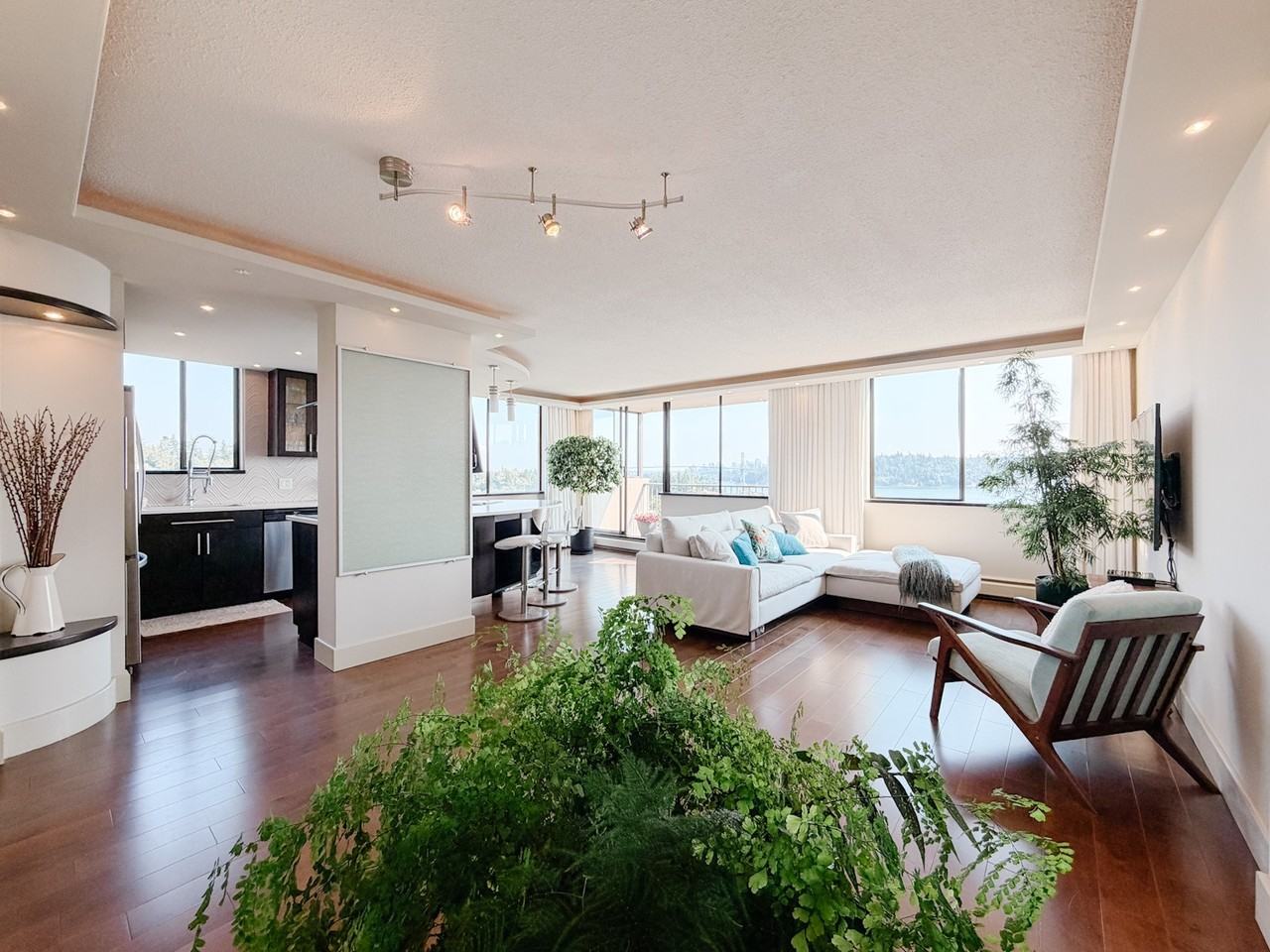 555 13th Street #1001 - Photo 4 of 30