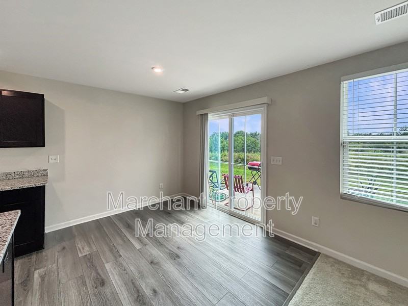 609 Glamis Ct - Photo 5 of 16
