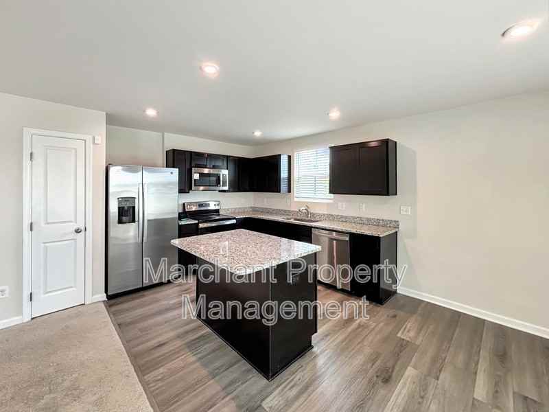 609 Glamis Ct - Photo 6 of 16