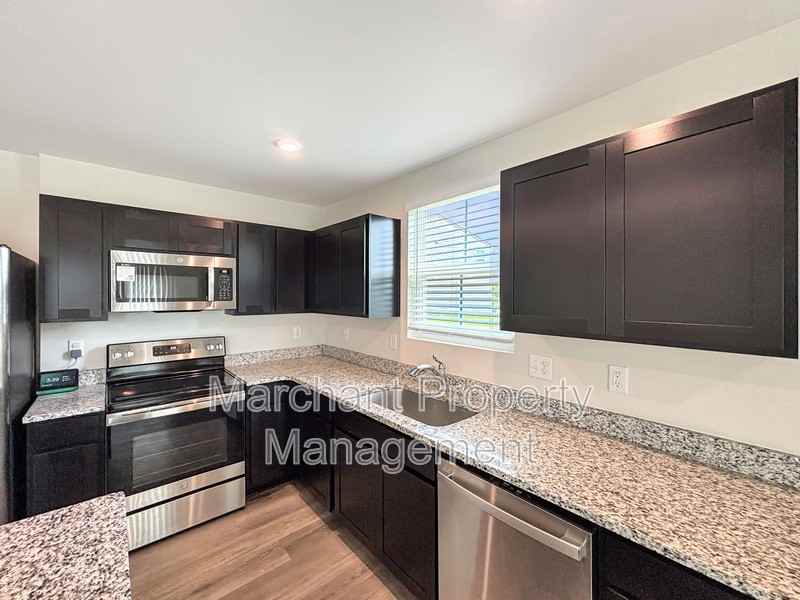 609 Glamis Ct - Photo 7 of 16