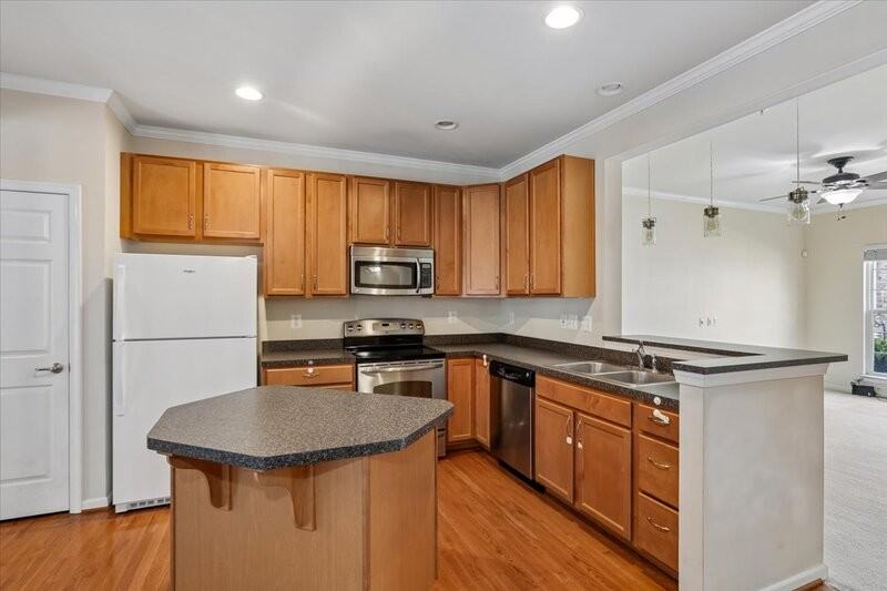5206 Wyndholme Cir #7 - Photo 2 of 22