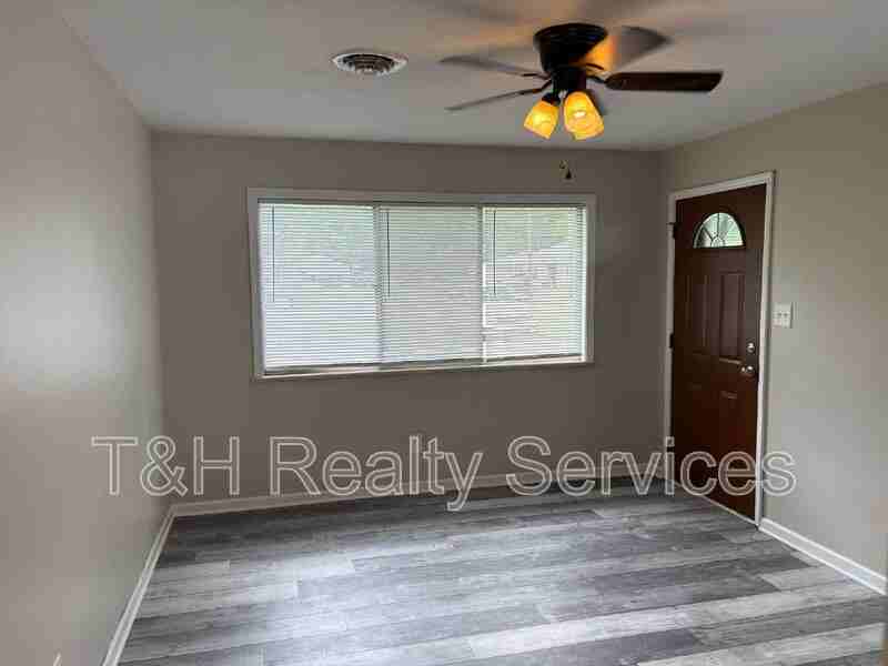 5050 Hardegan St - Photo 6 of 20