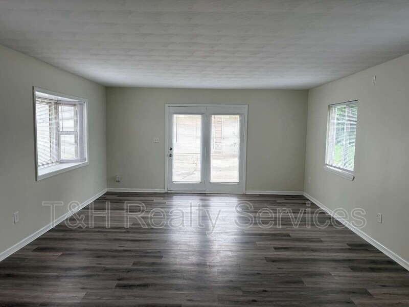 5050 Hardegan St - Photo 7 of 20