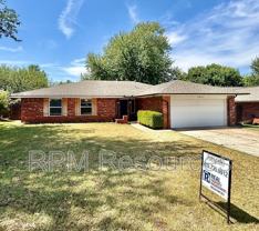 11813 Larkdale Dr - Photo 1 of 1