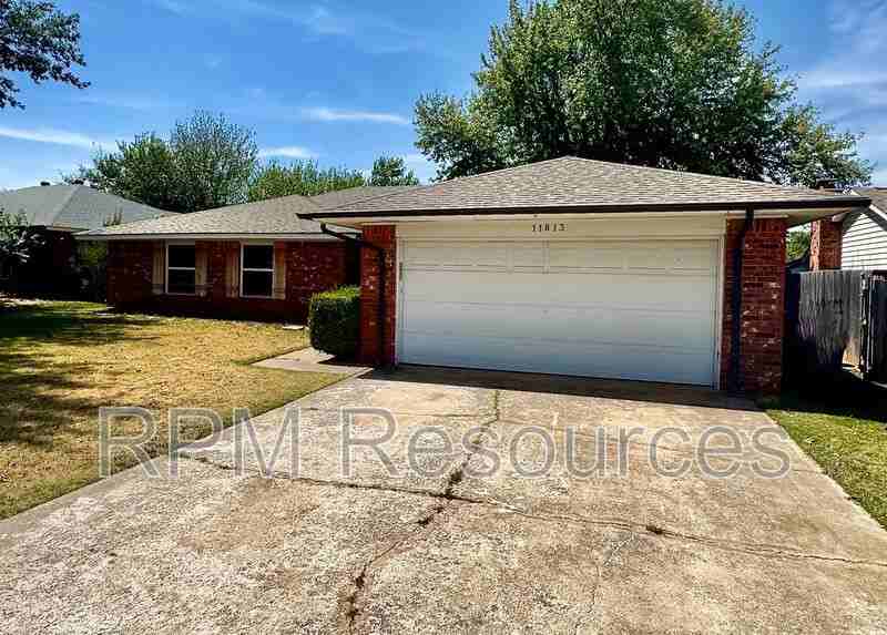 11813 Larkdale Dr - Photo 4 of 26