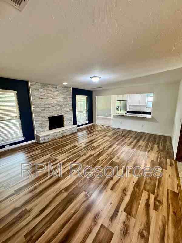 11813 Larkdale Dr - Photo 7 of 26