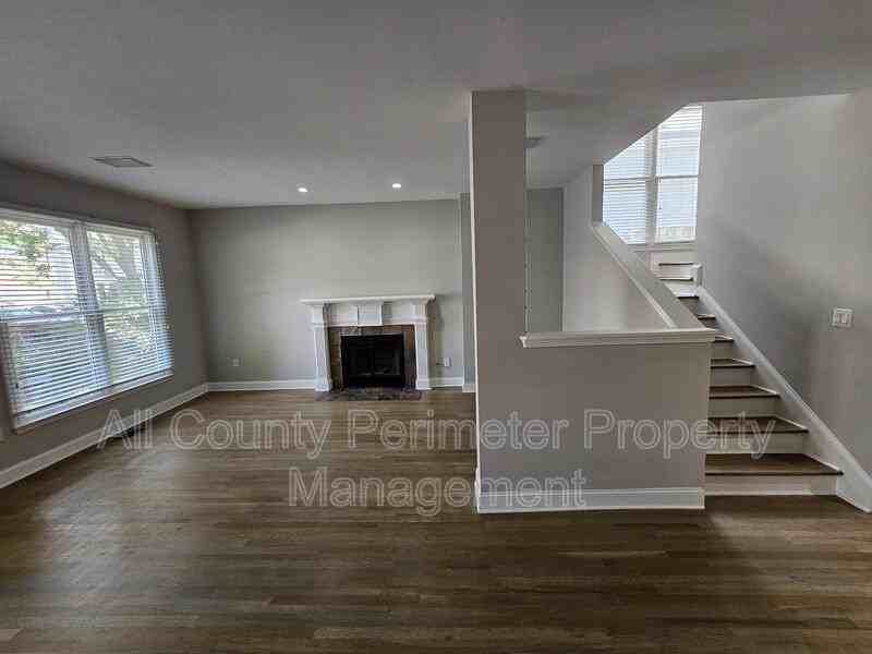 79 Hammock Pl Se - Photo 2 of 19