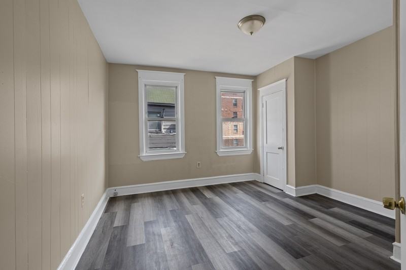 456 S Broadway - Photo 3 of 8