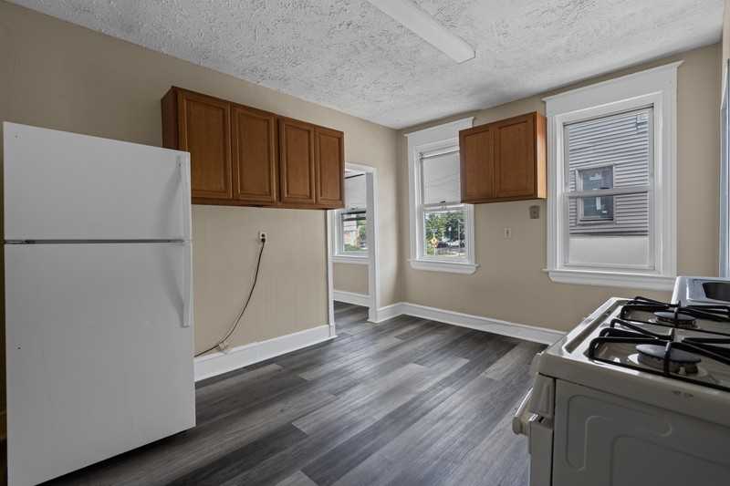 456 S Broadway - Photo 6 of 8