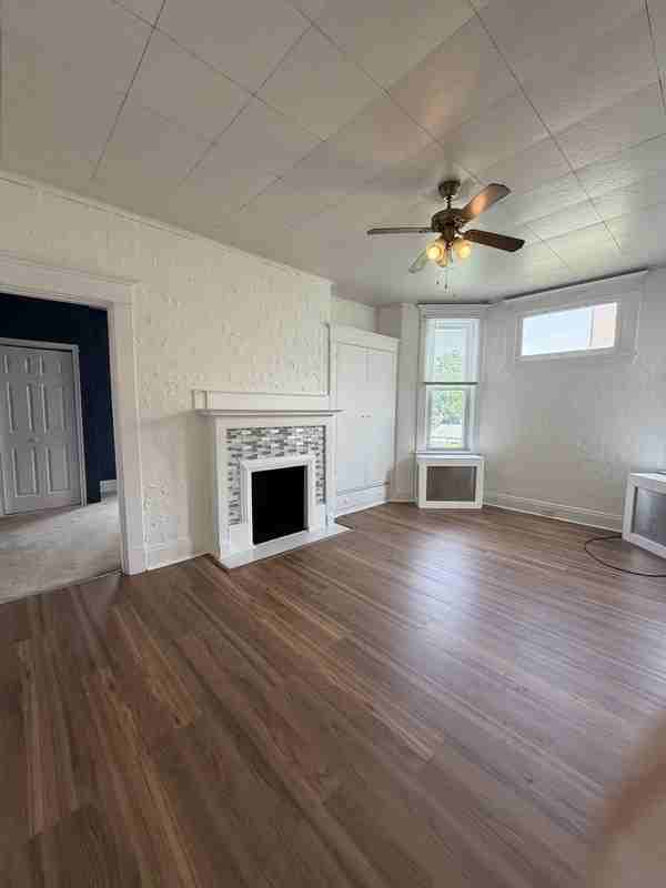 172 Ulysses St - Photo 2 of 19