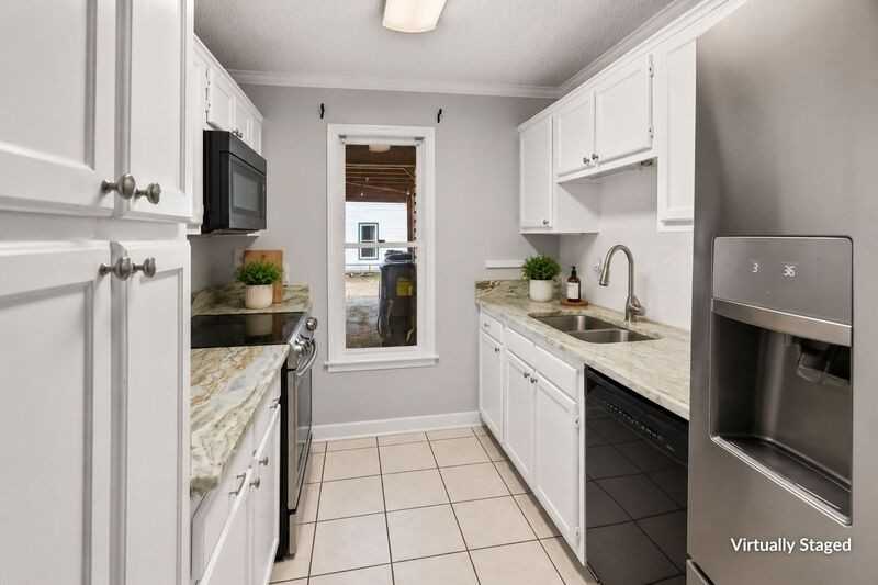 429 Russell St Ne - Photo 4 of 16