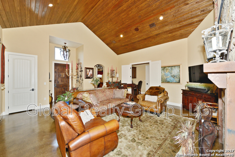 1223 Gruene Valley Cir - Photo 4 of 4