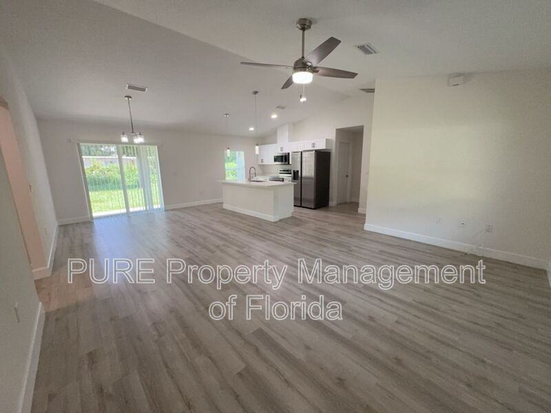 11165 Nw 7th St - Photo 7 of 50