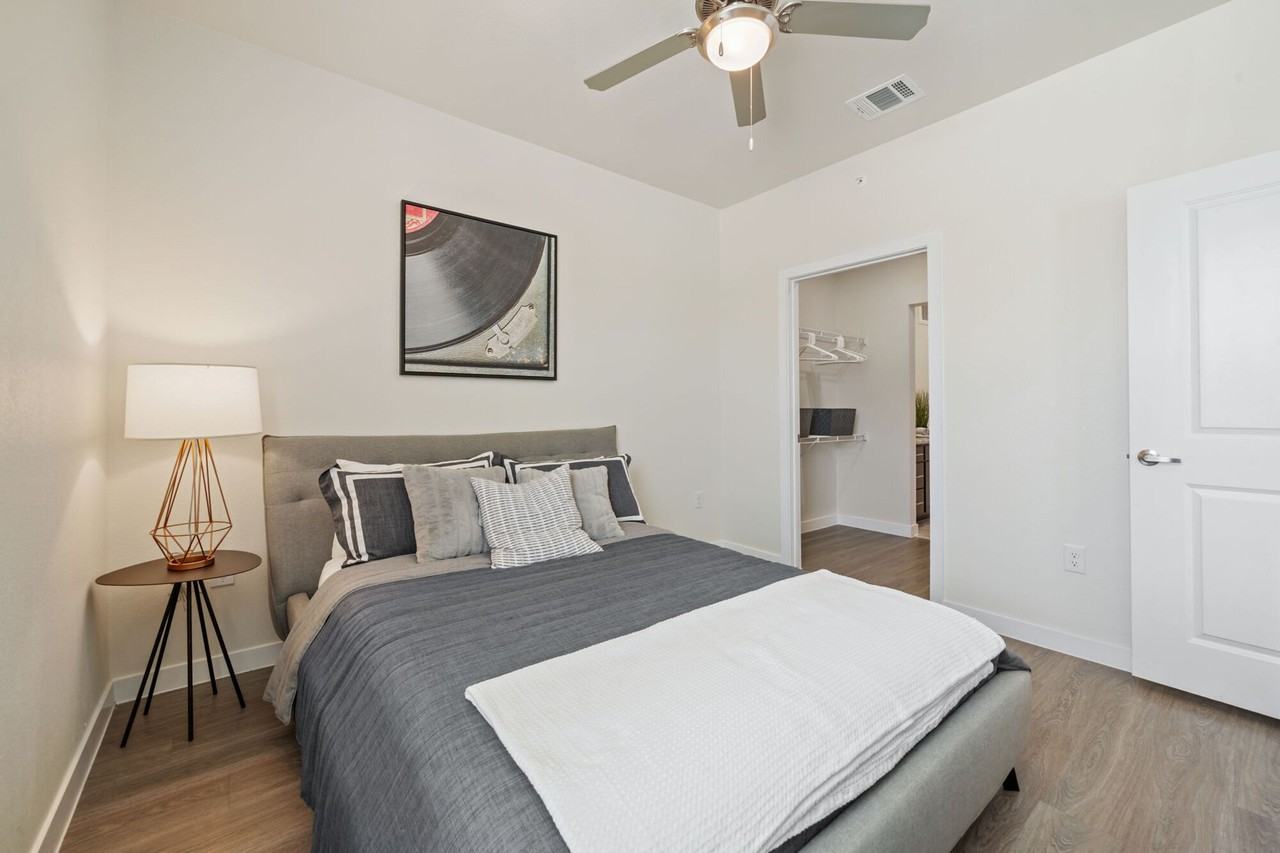 Ekos City Heights - Photo 2 of 37
