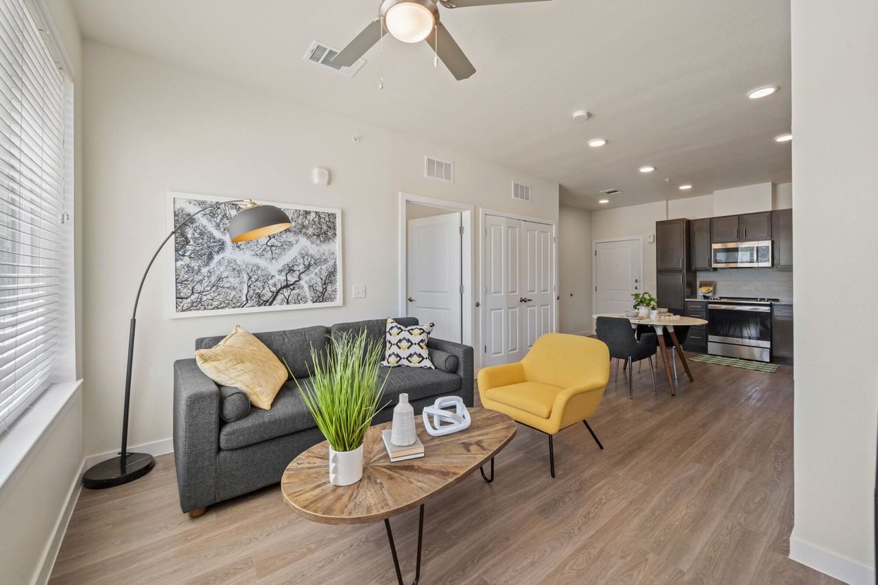 Ekos City Heights - Photo 3 of 37