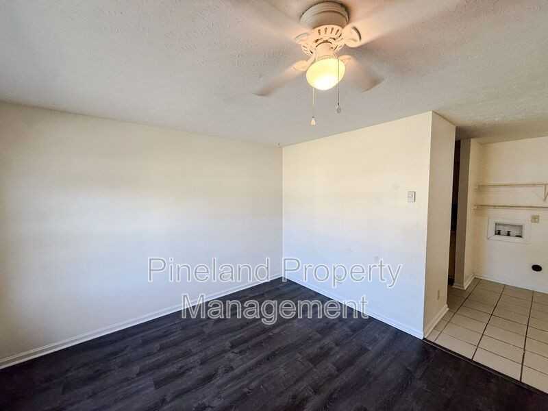 3241 Willard Dr #7 - Photo 3 of 11