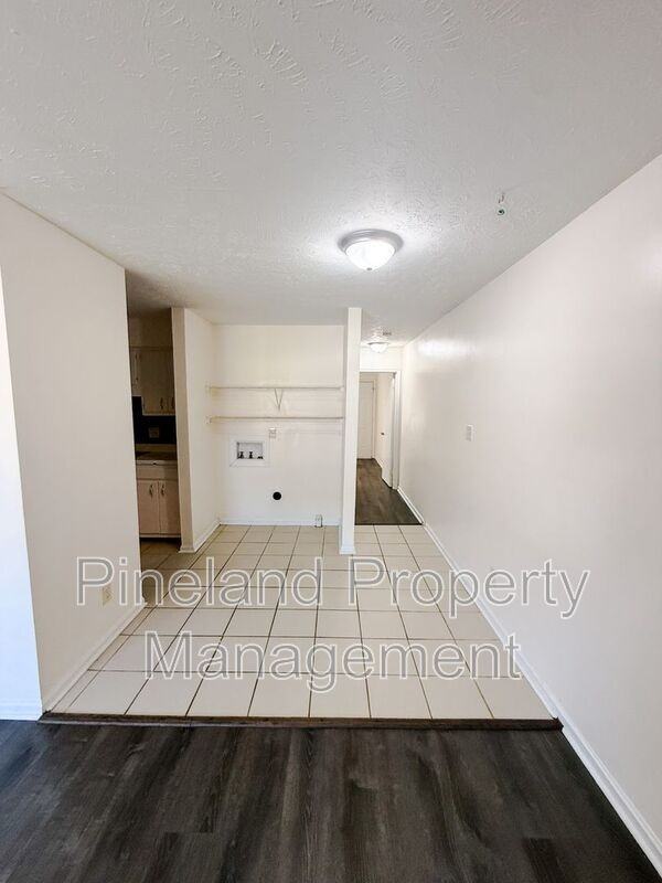 3241 Willard Dr #7 - Photo 4 of 11