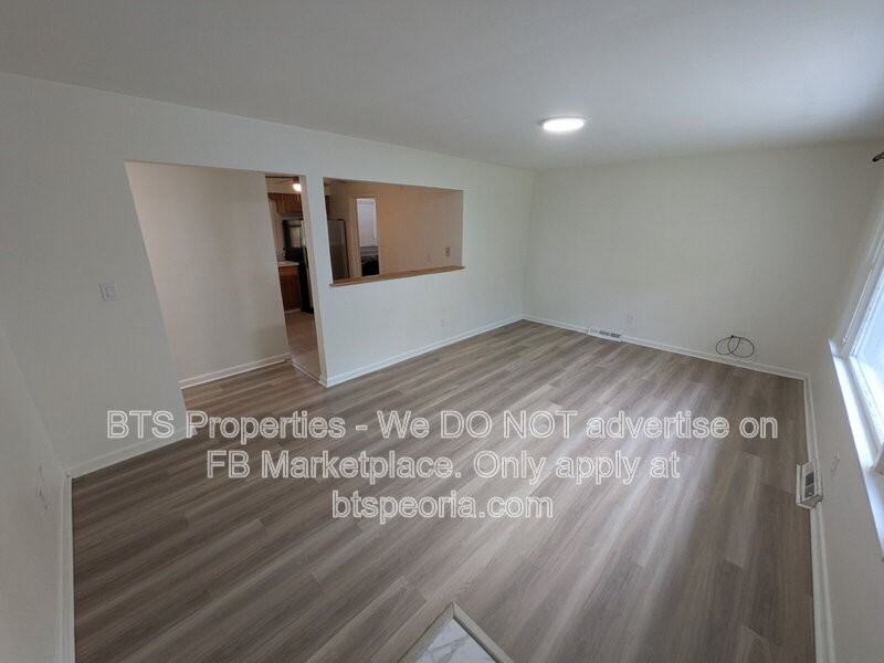 622 W Laclaire Ln - Photo 2 of 14