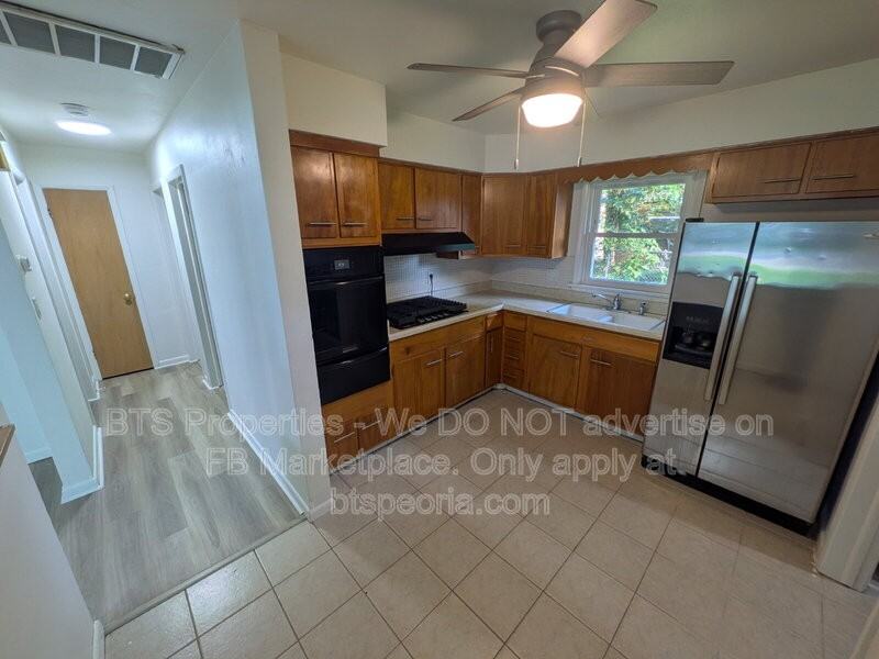 622 W Laclaire Ln - Photo 4 of 14