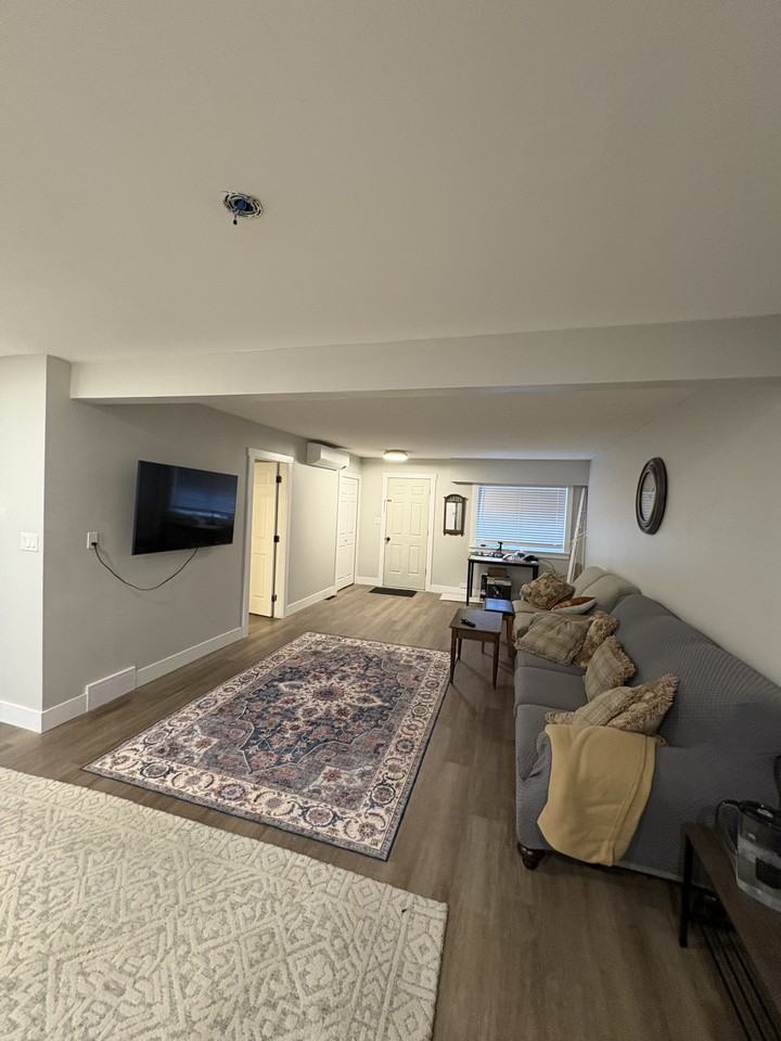 8958 Broadway - Photo 3 of 12