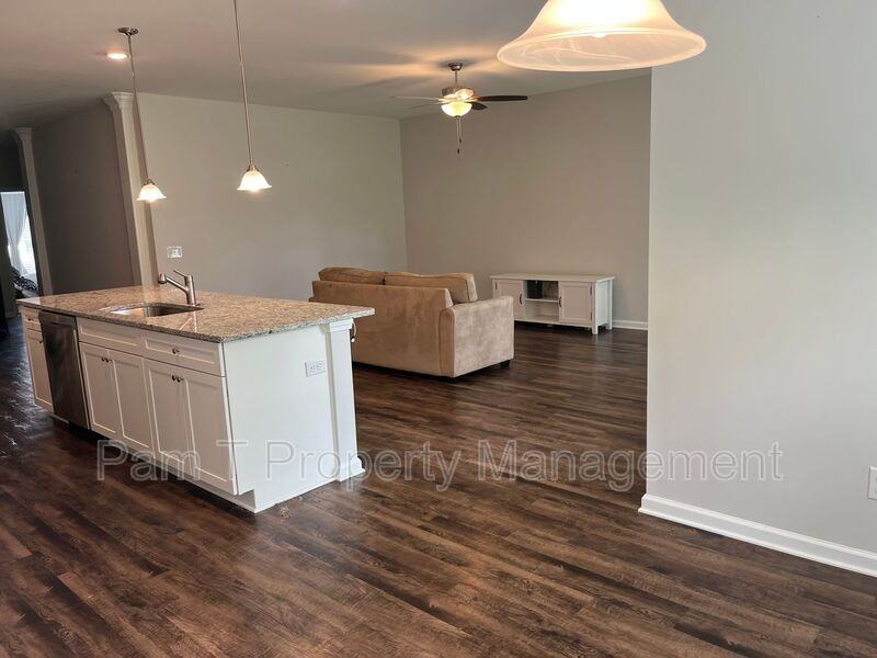 113 Exmoor Cir - Photo 3 of 13