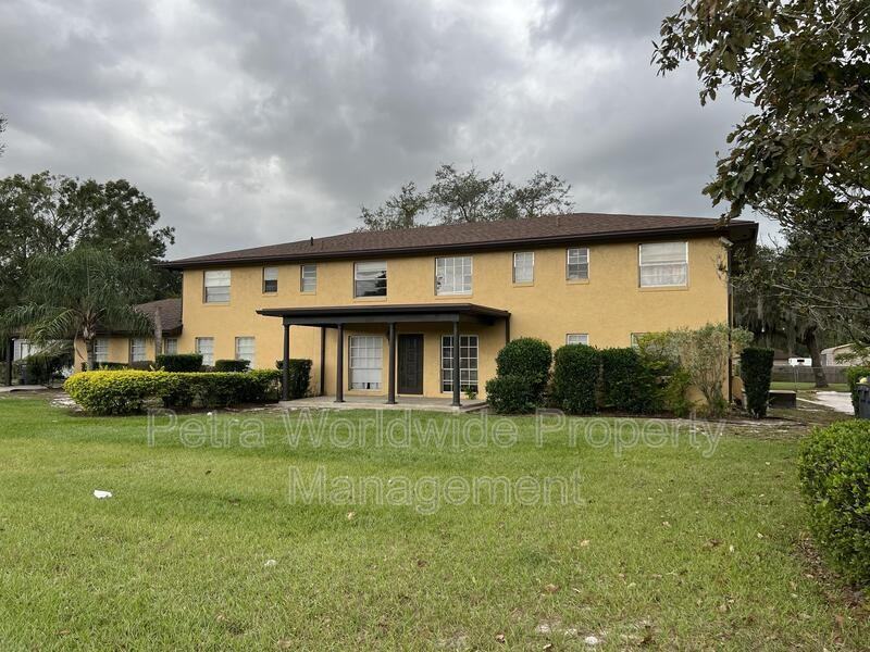 2305 K - Photo 2 of 12