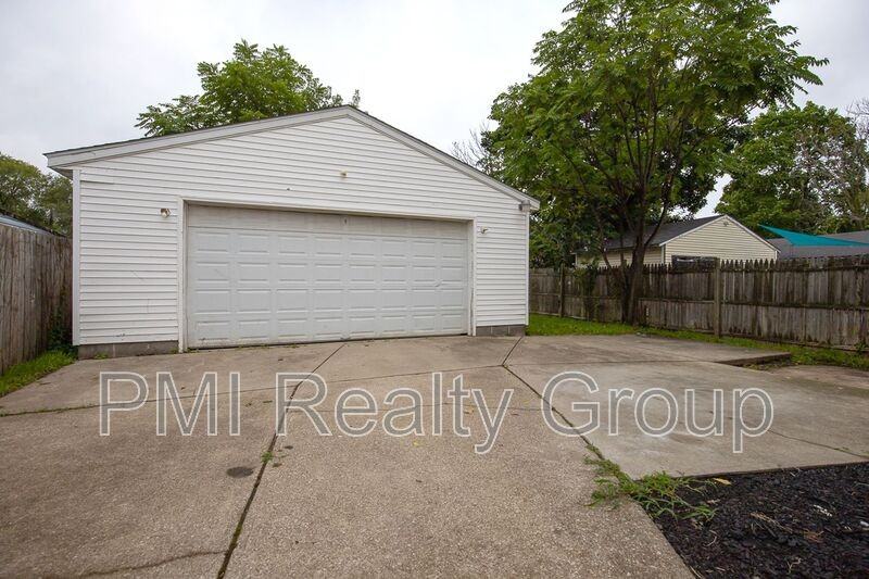 3422 West Blvd #2 - Photo 3 of 27