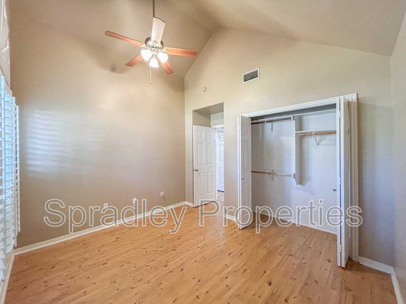 2318 Kingsbury Dr - Photo 7 of 14