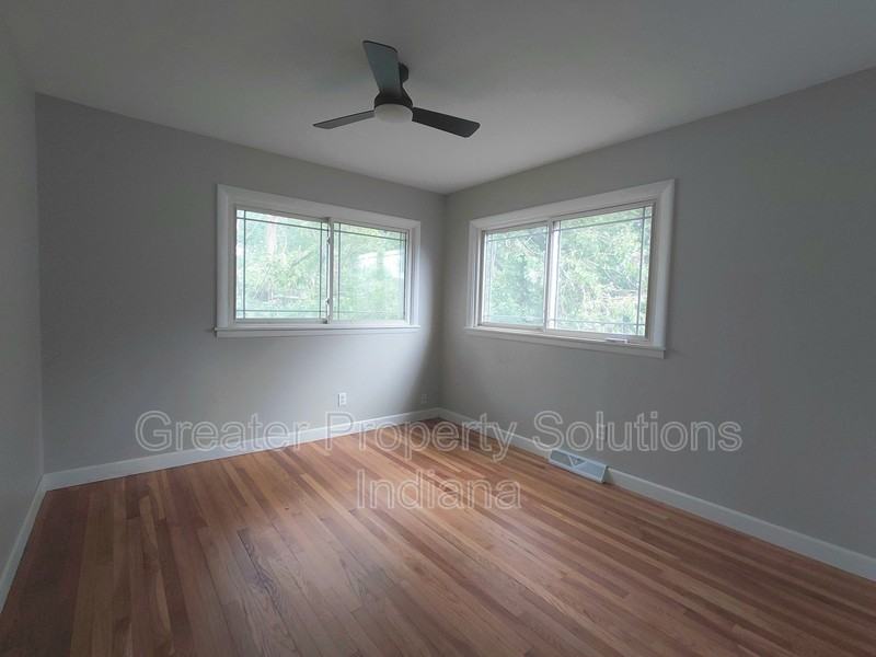 8203 Rutledge St - Photo 5 of 8