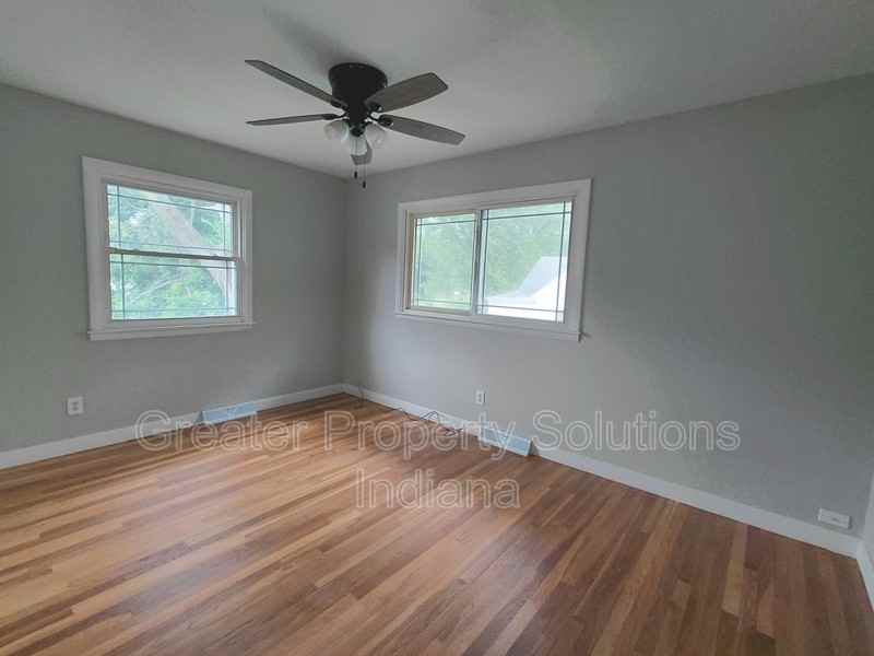 8203 Rutledge St - Photo 6 of 8