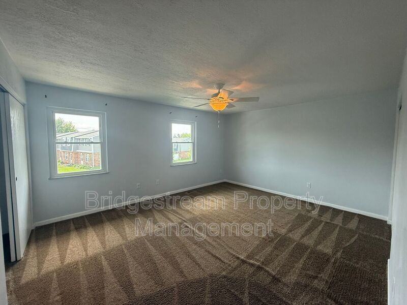 3851 Hillsboro Dr - Photo 6 of 11