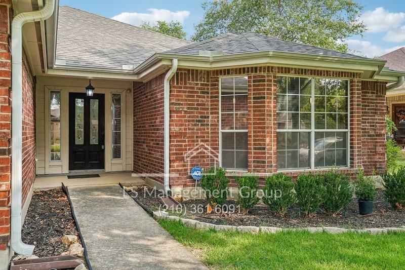 14343 Markham Gln - Photo 5 of 40