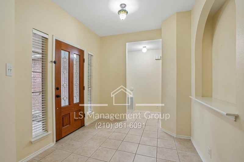14343 Markham Gln - Photo 6 of 40