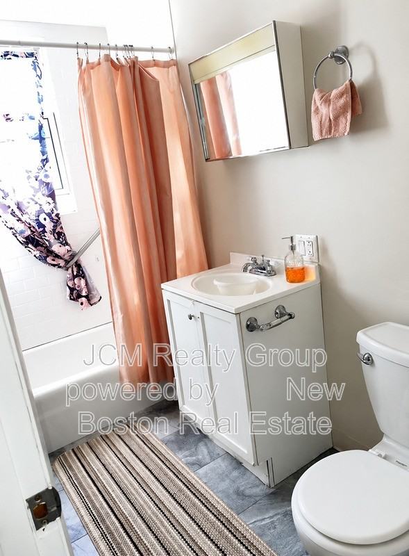 17 Irwin St #4-2ndFL - Photo 4 of 4