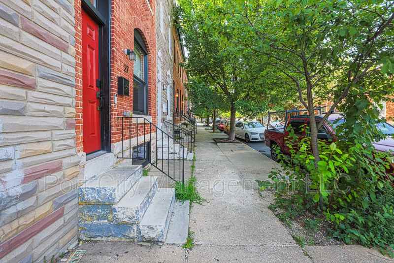 27 N East Ave - Photo 2 of 39