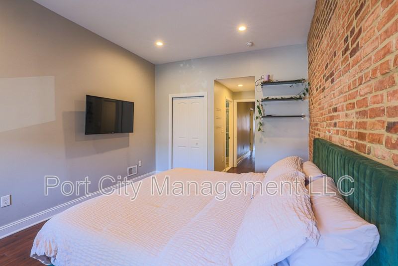 27 N East Ave - Photo 6 of 39
