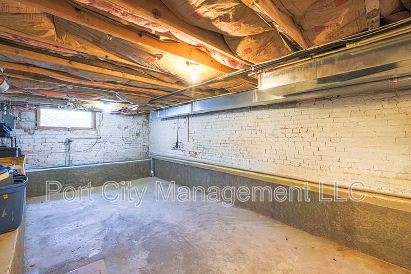 27 N East Ave - Photo 7 of 39