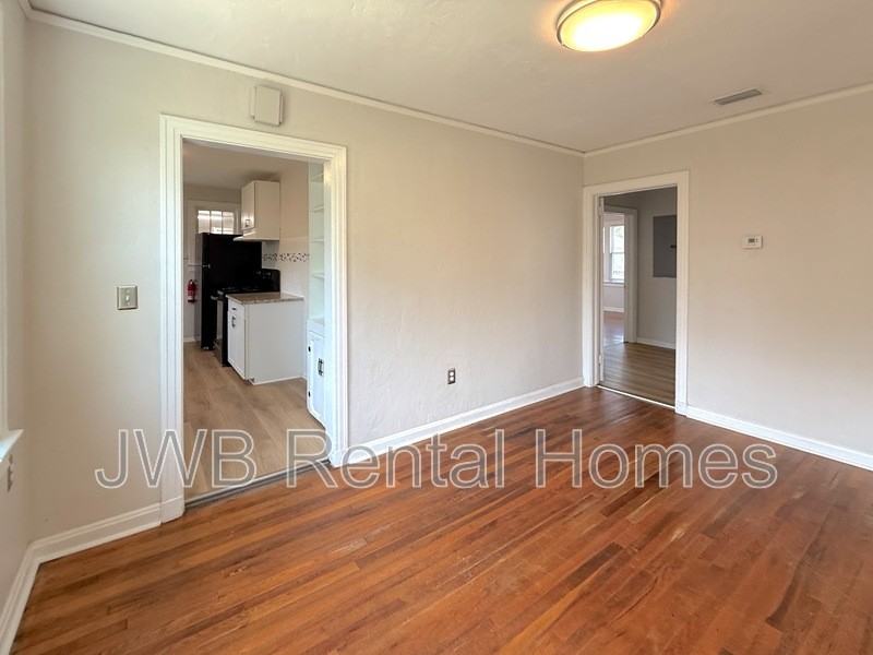 814 Saint Clair St - Photo 3 of 31