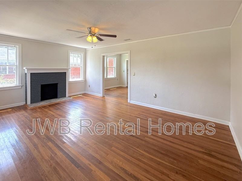 814 Saint Clair St - Photo 4 of 31