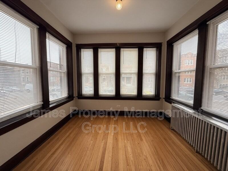 2736 W Giddings St - Photo 3 of 10